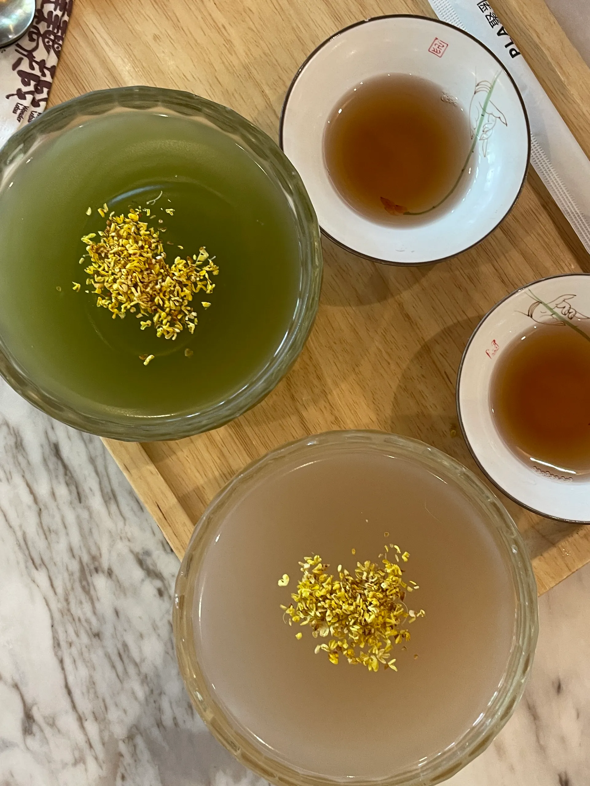 一碗撒着桂花的藕粉